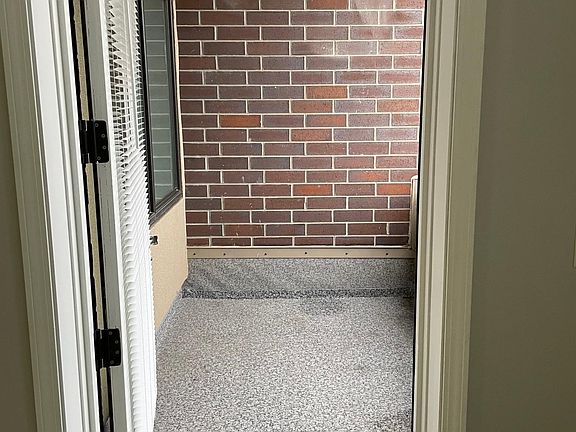 5th image of 640 S 50th St Unit 1222