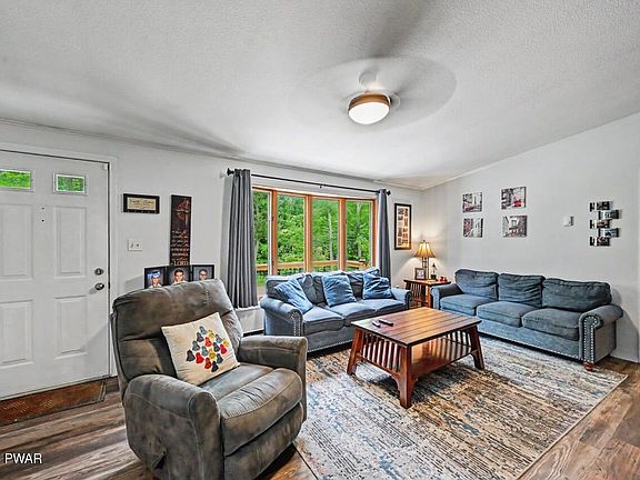 5th image of 4 Rockway Ct