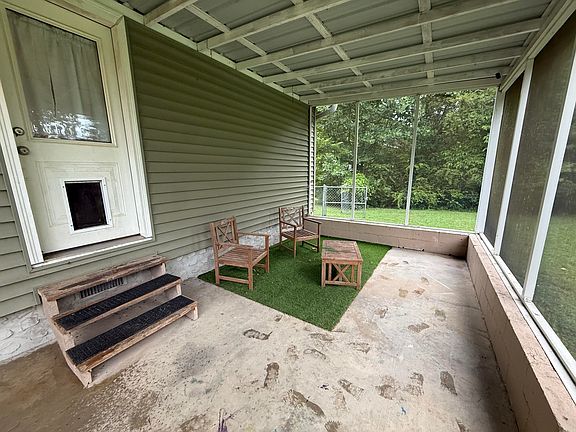 3rd image of 9922 Runyan Hills Ln
