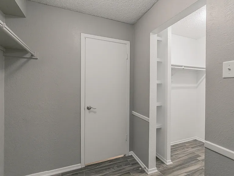 Station 121 at Town Center Apartments — Photo 206