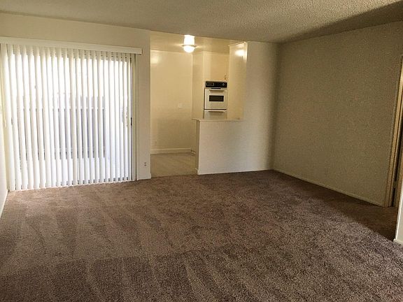 3rd image of 2128 W 157th St