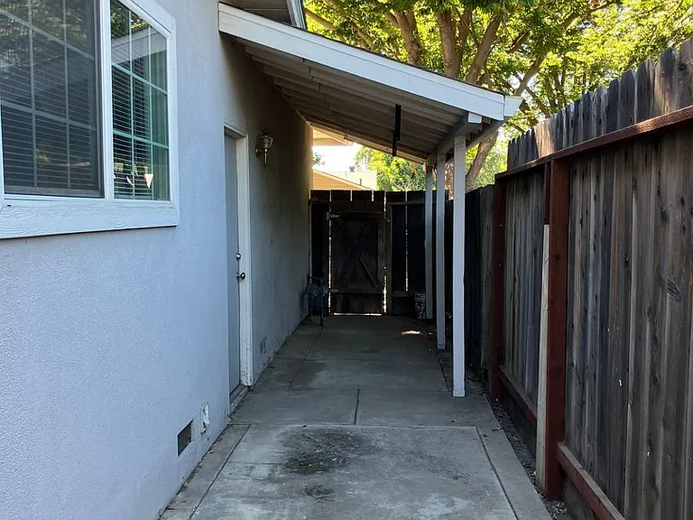 1704 Ellison Dr — Photo 17