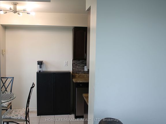 4th image of 88 Grangeway Ave #1608