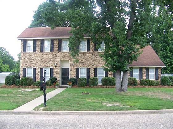 1st image of 535 Grove Park Dr