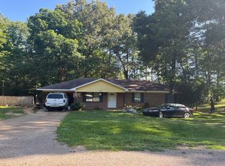 402 Deer Trl, Columbus, MS 39702