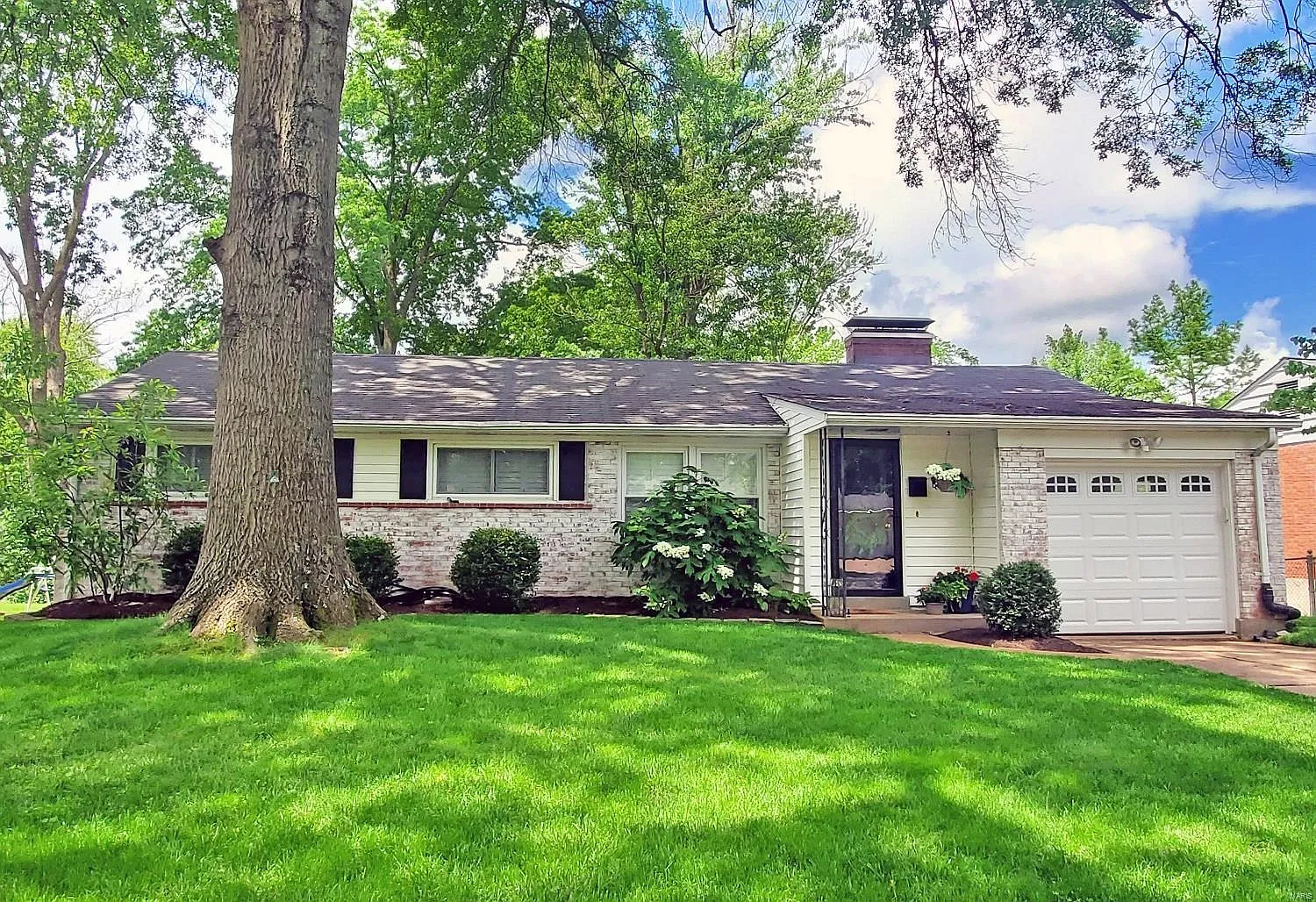 837 Thornberry Ln photo 1