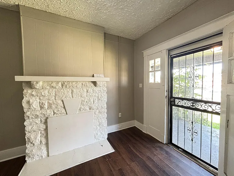 696 Decatur St — Photo 2