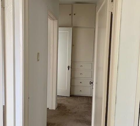 4th image of 4030 Lincoln Ave