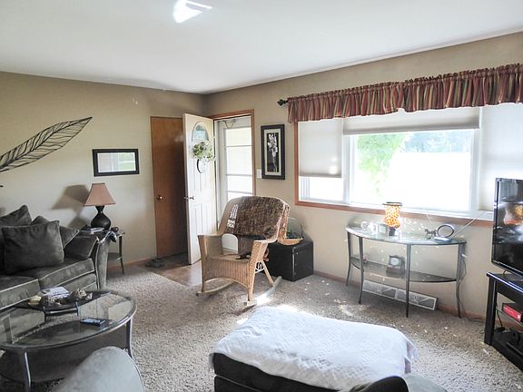 3rd image of 1912 Bremer Pkwy