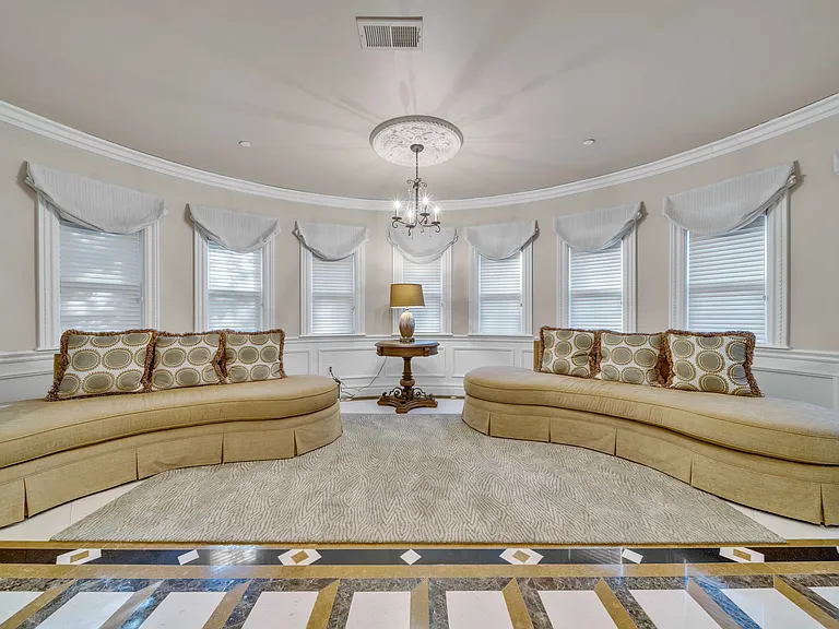 137 W Winnie Way — Photo 24