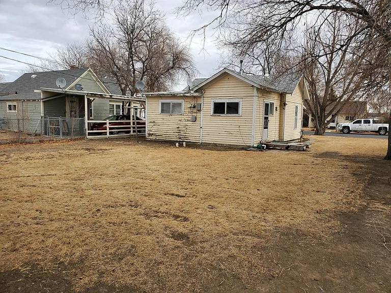 126 S Bernard St — Photo 17