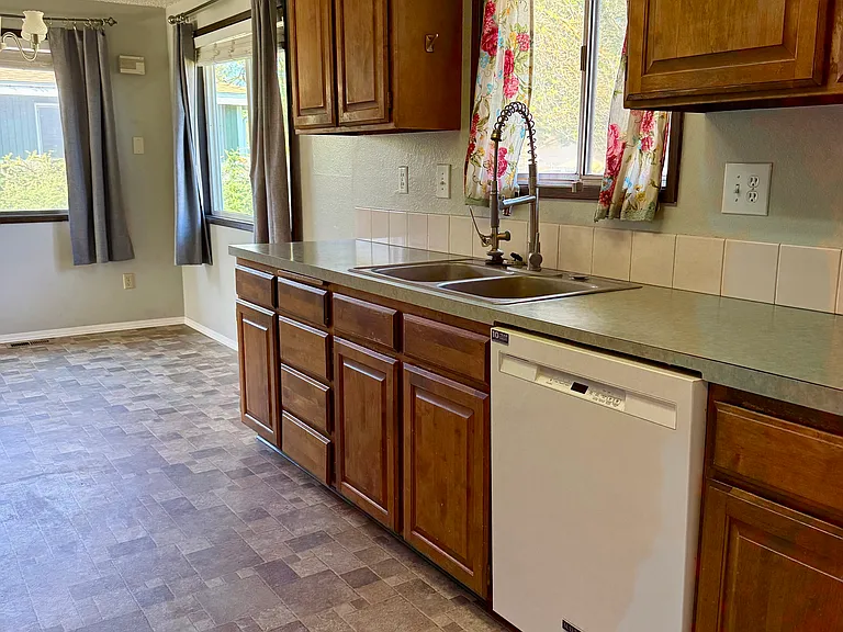 5363 Gatewood Dr — Photo 5