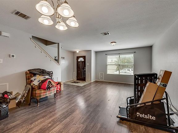 4th image of 7165 Little Mohican Dr