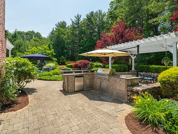 4th image of 10 S Pasture Ln