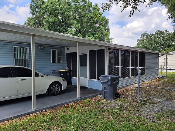 2nd image of 424 Lazy Lake Dr W