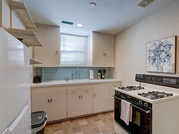5th image of 2632 Stevens St APT 1
