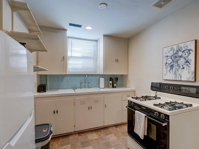 2632 Stevens St — Photo 5
