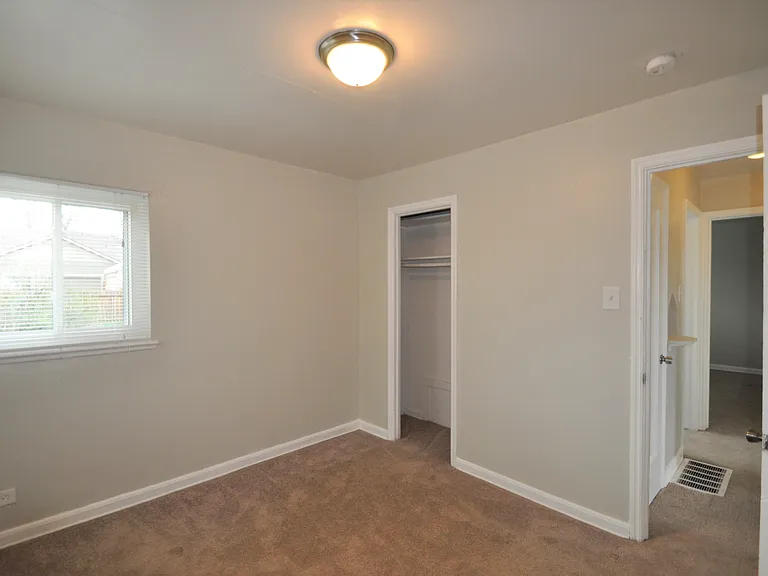 2525 Olive St — Photo 4