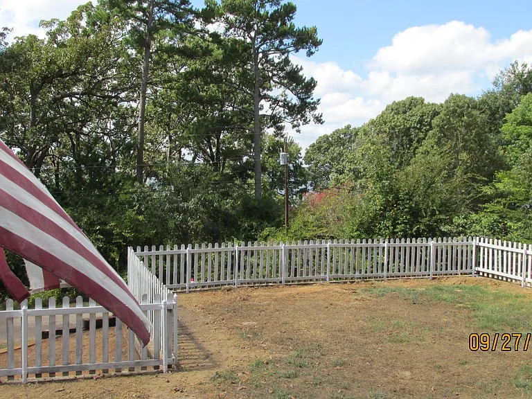 Lakeside Dr — Photo 9