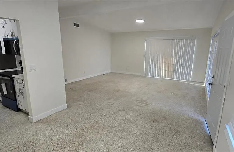 1634 Banyan Dr — Photo 2