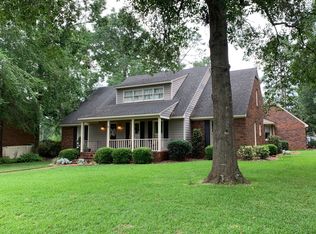 2615 Kenilworth Dr, Albany, GA 31707