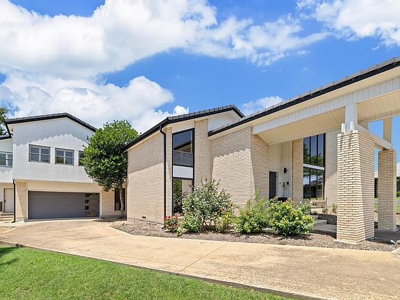4th image of 10811 Royal Park Dr