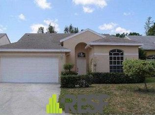 164 Heatherwood Dr, Royal Palm Beach, FL 33411