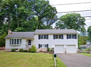 24 Ravenwood Rd, Norwalk, CT 06850