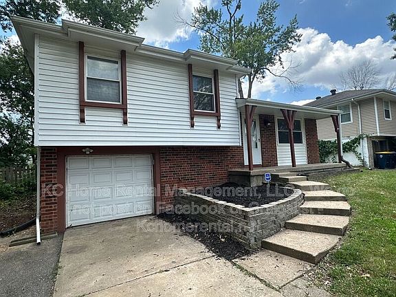2nd image of 5029 NE 56th Pl