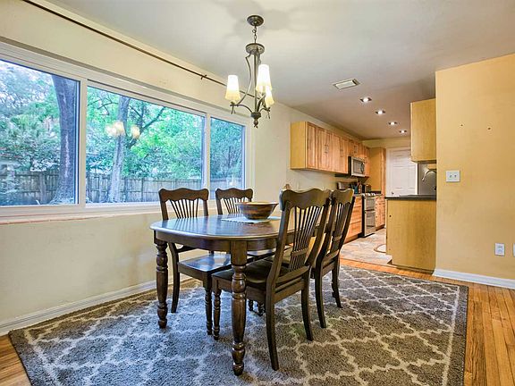3rd image of 1110 NE 5th Ave