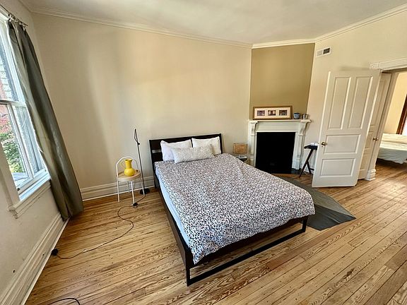 5th image of 1615 Riggs Pl NW