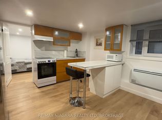 4992 McRae St #B, Niagara Falls, ON L2E 1P1