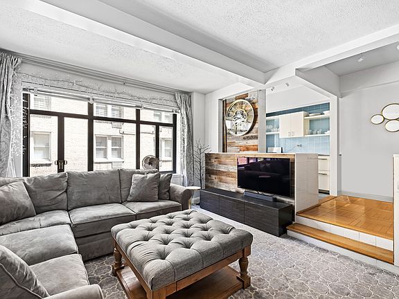 3rd image of 25 W 54th St #4B