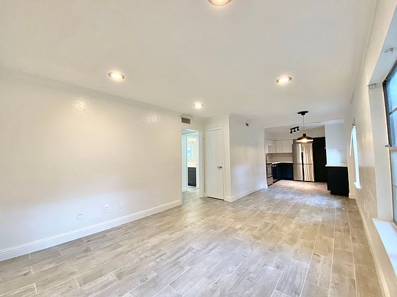 2nd image of 4217 Avondale Ave APT 115
