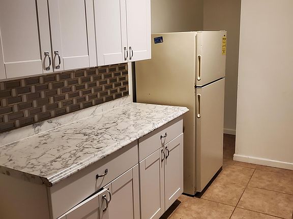2nd image of 2710 Glasgow Ave