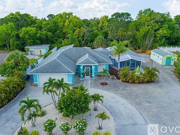 3rd image of 4237 Springs Ln