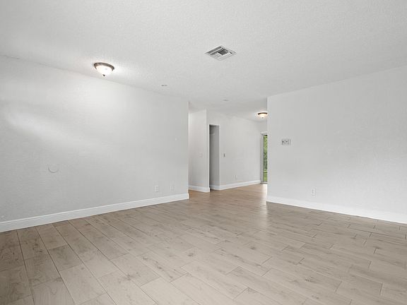 4th image of 6505 Deleon Avenue