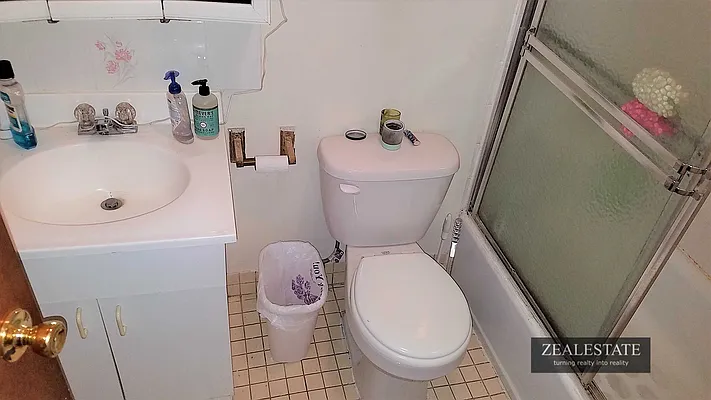 Rented by ZealEstate Group Inc | media 35