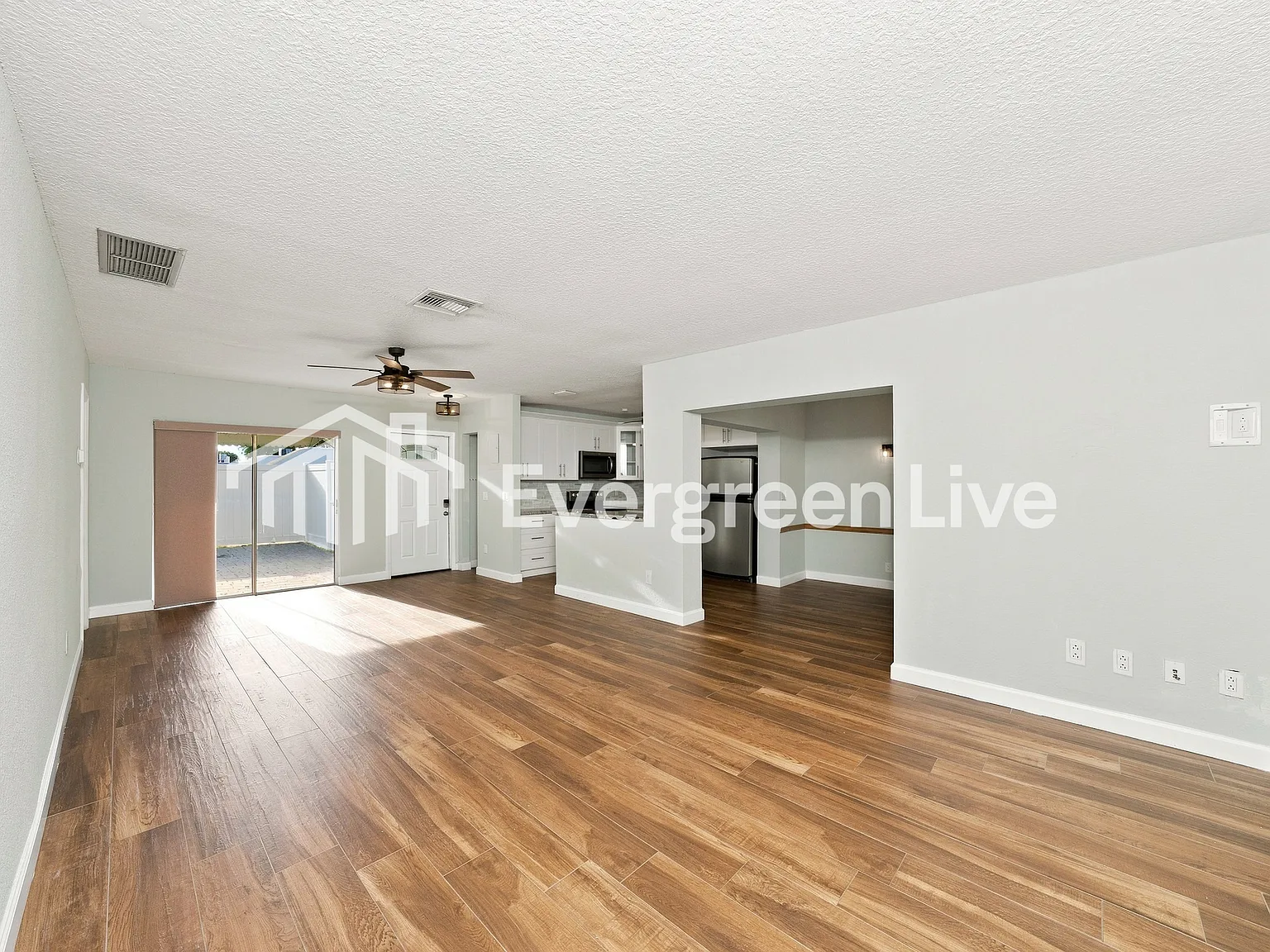 2 bed, 2.0 bath, 1169 sqft, $1,945 — Photo 4