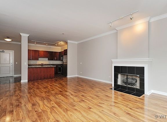 3rd image of 1429 N Wells St #G-17