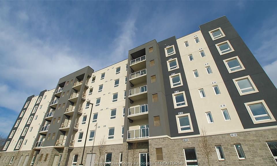 1st image of 22 Victor St #204