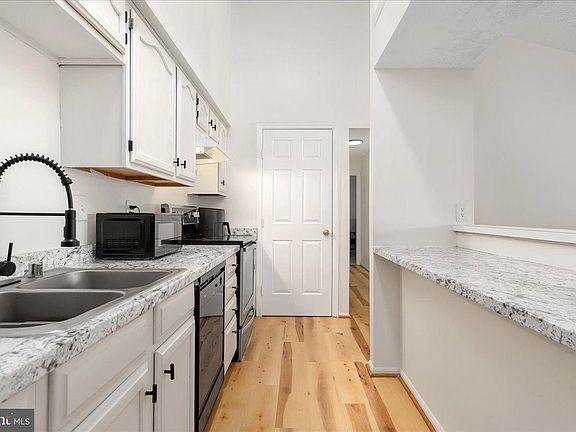 4th image of 619 Himes Ave #V-112