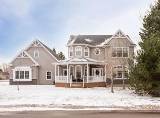 2 Forest Dr W, Charlottetown, PE C1E1W9