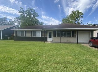 2901 Rose Ln, Groves, TX 77619