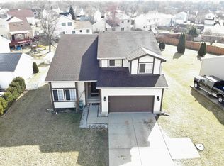 307 Windridge Dr, Round Lake Park, IL 60073