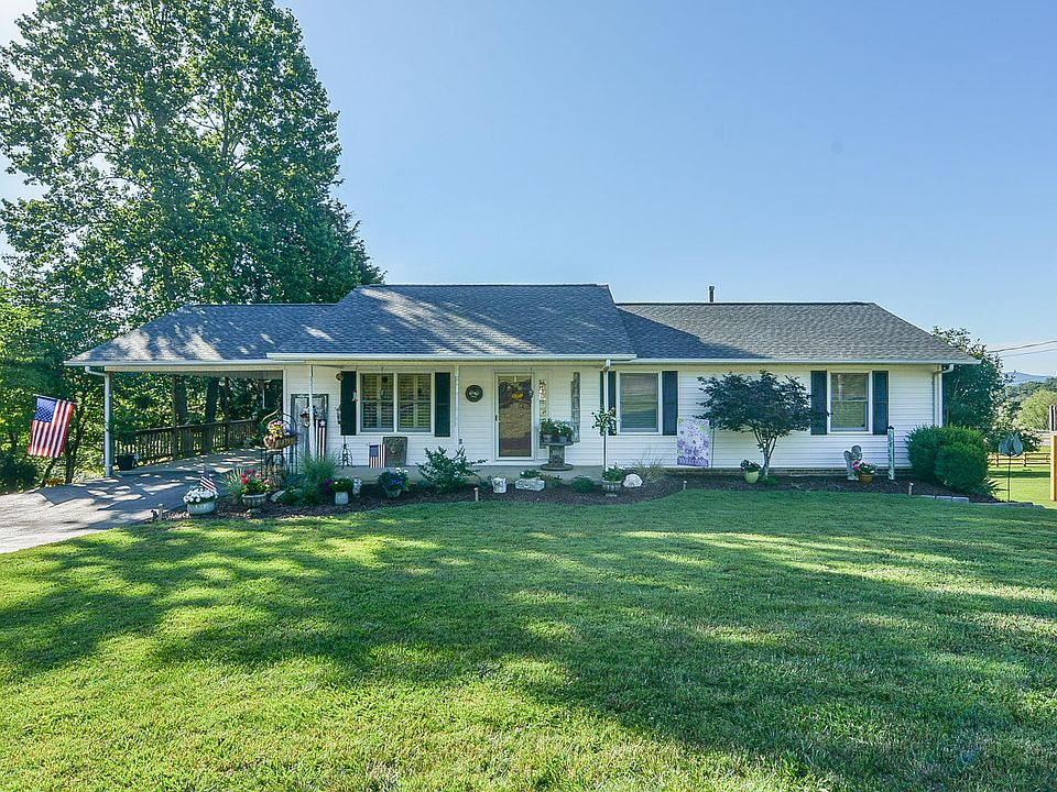 1st image of 120 Whispering Oaks Dr