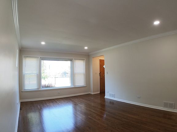 5th image of 3657 N Campbell Ave