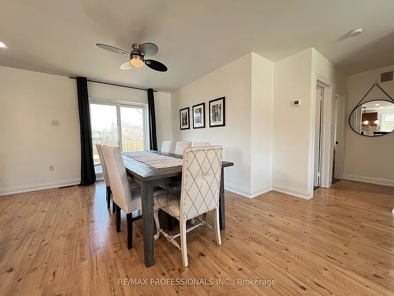2504 Donnavale Dr — Photo 9