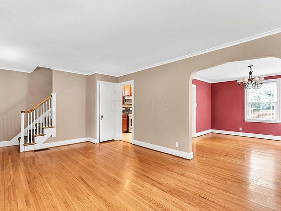 4th image of 370 Glenmont Ave