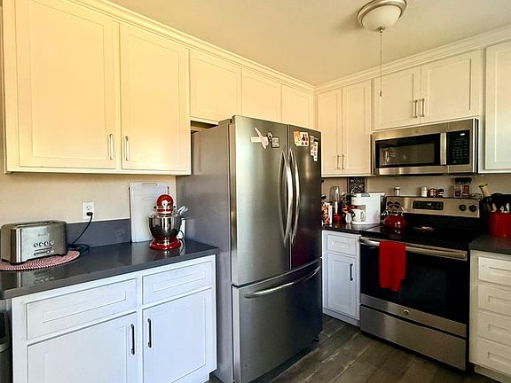 5th image of 2149 Bluebird Ln